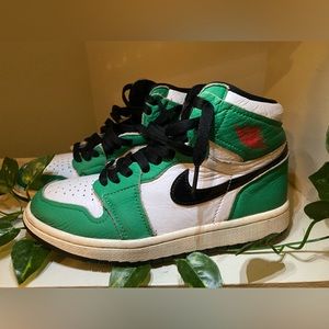 JORDAN 1 RETRO HIGH LUCKY GREEN!! (women’s)